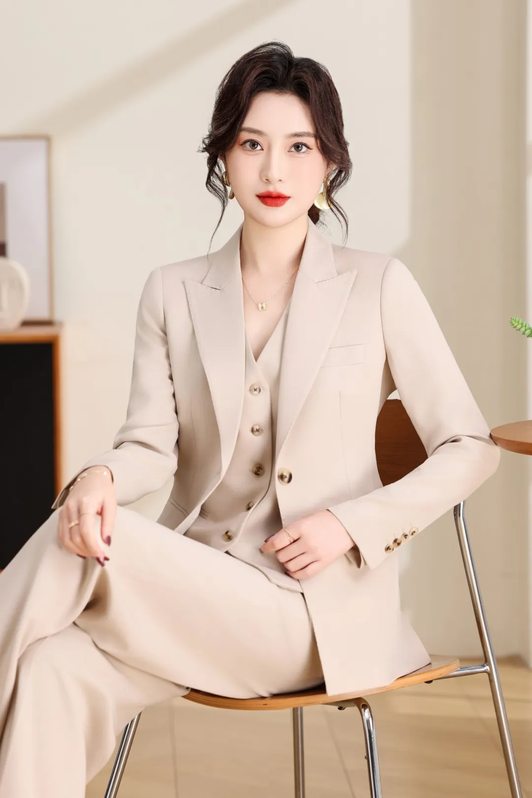 顶级商务时尚女神套西