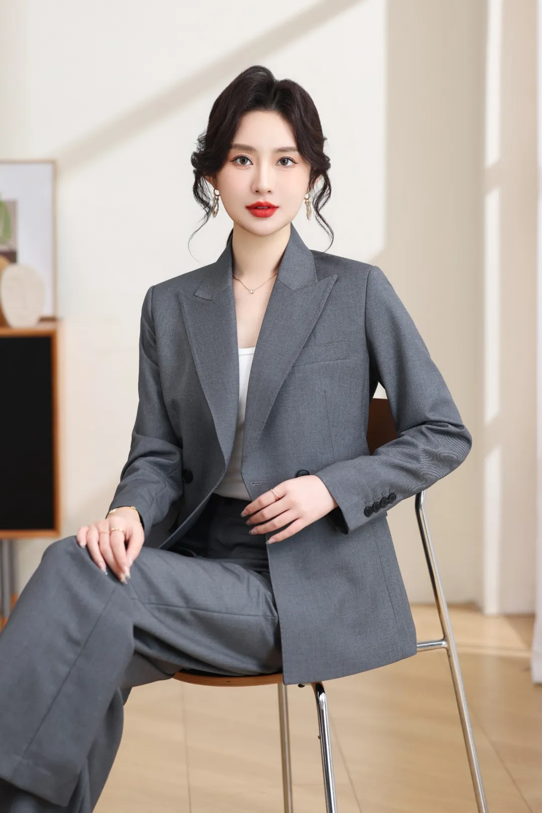 顶级商务时尚女神套西